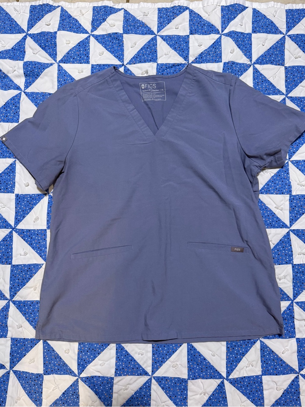 FIGS Women's V-Neck Scrub Top in Slate